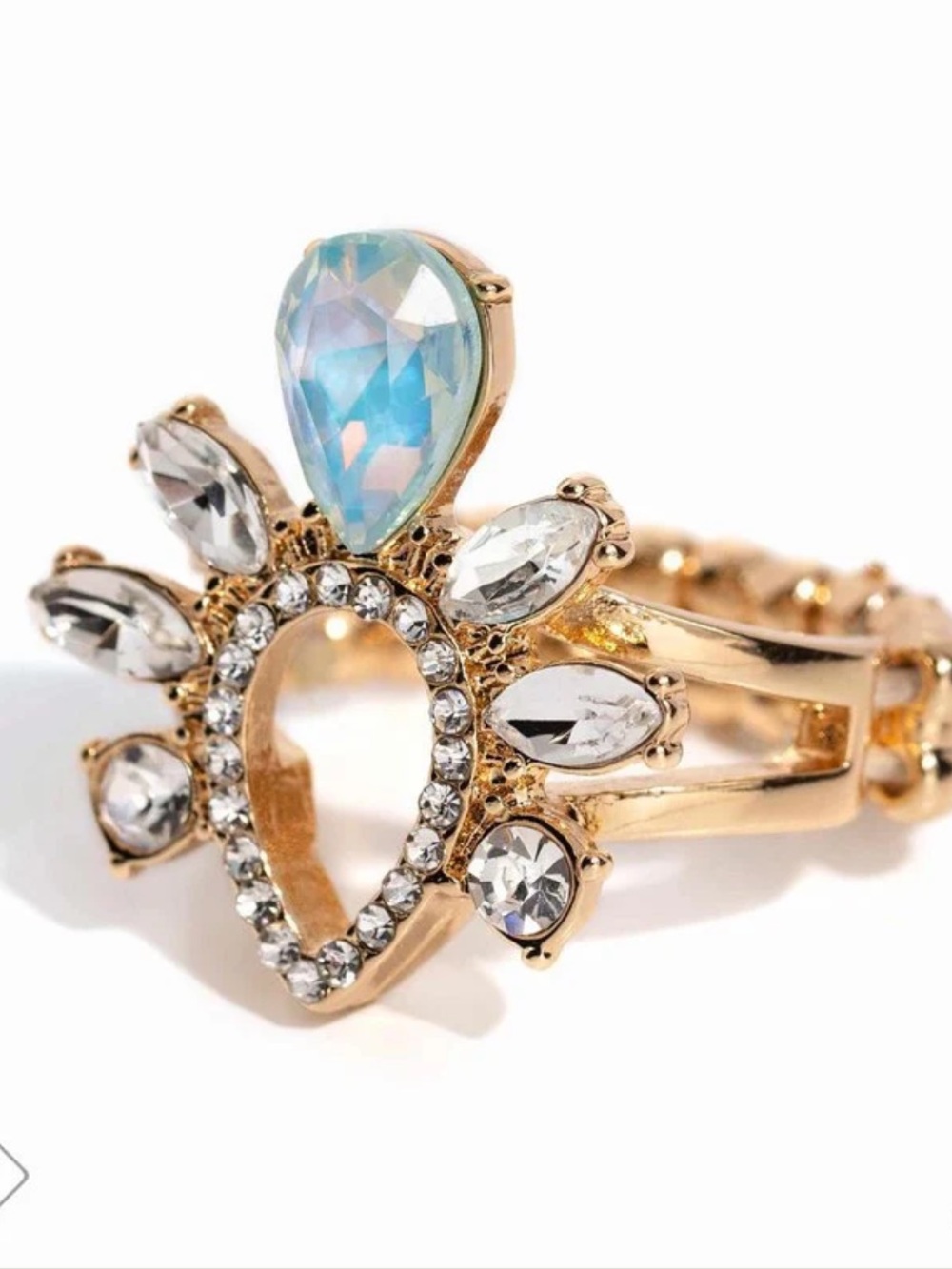 🩵🤍🩵 “HEIRLOOM HEAVEN” GOLD RING ~ PAPARAZZI❗️🩵🤍🩵